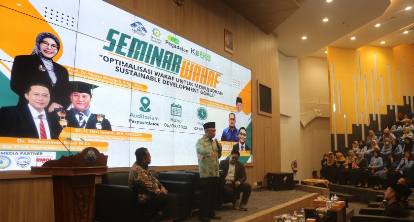 Program Studi Manajemen Zakat dan Wakaf Universitas Islam Negeri Raden Fatah  Palembang menggelar seminar wakaf yang juga menandai peluncuran program wakaf uang oleh para alumni.